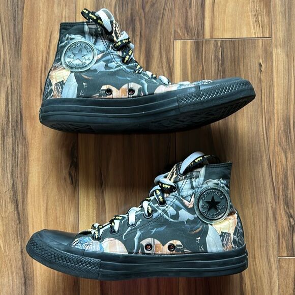 Converse DC Comics Batman Unisex High-Top Chuck Taylors - Picture 5 of 8
